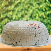 Адыгейский сыр с укропом и болгарским перцем (голова)